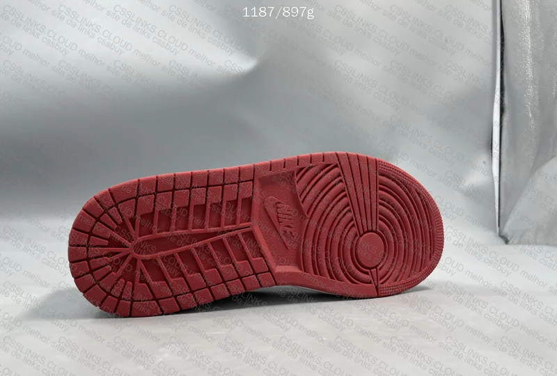 Air Jordan 1 Low "Chicago" 5
