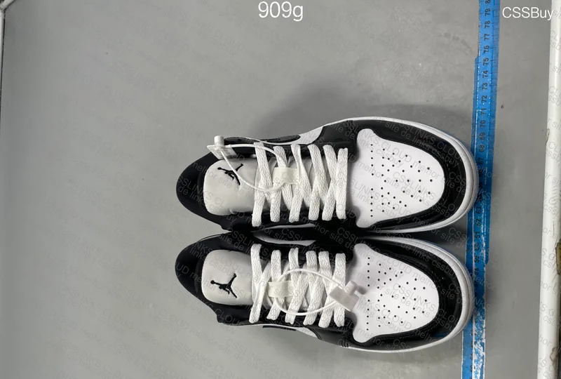 Air Jordan 1 Low Concord 3