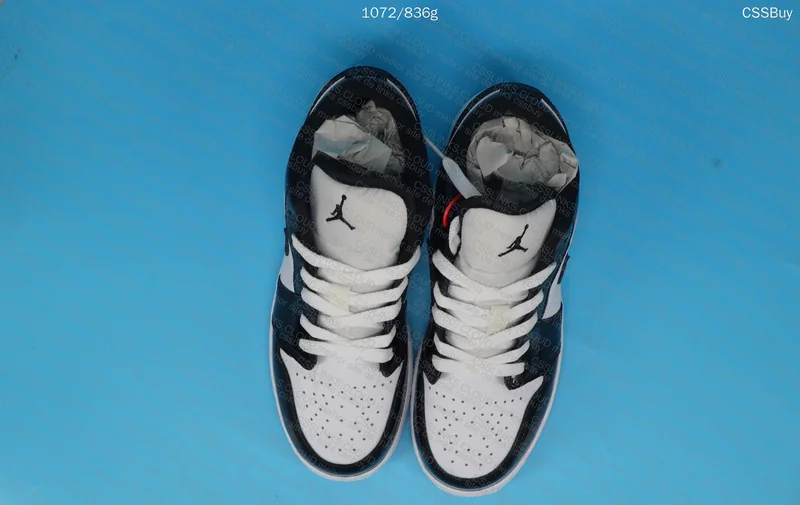 Air Jordan 1 Low Concord