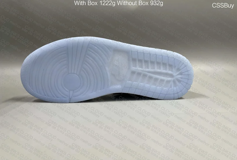 Air Jordan 1 Low Concord 9