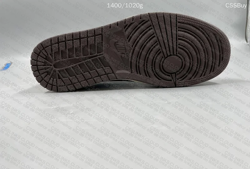 Air Jordan 1 Low Dark Mocha 4