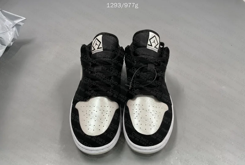 Air Jordan 1 Low Diamond 10