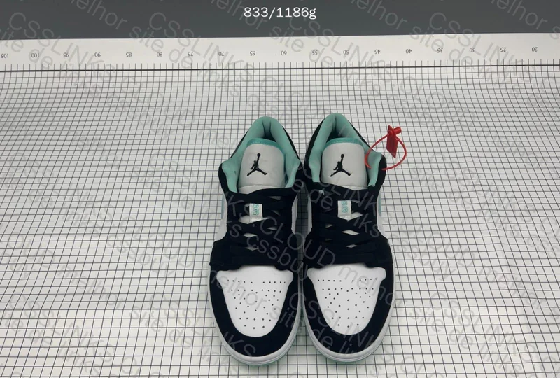 Air Jordan 1 Low DT