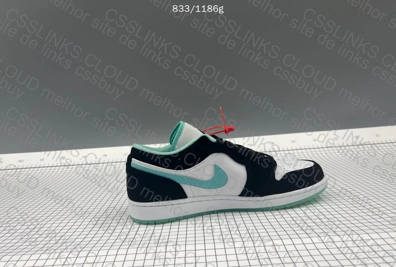 Air Jordan 1 Low DT 4