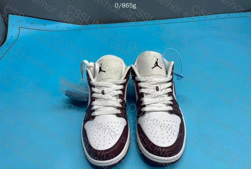 Air Jordan 1 Low DT 4
