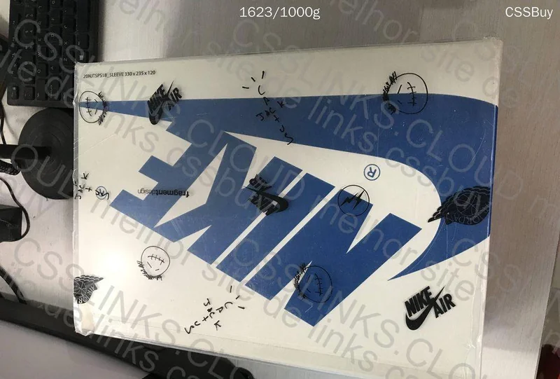 Air Jordan 1 Low Fragment Travis Scott 4