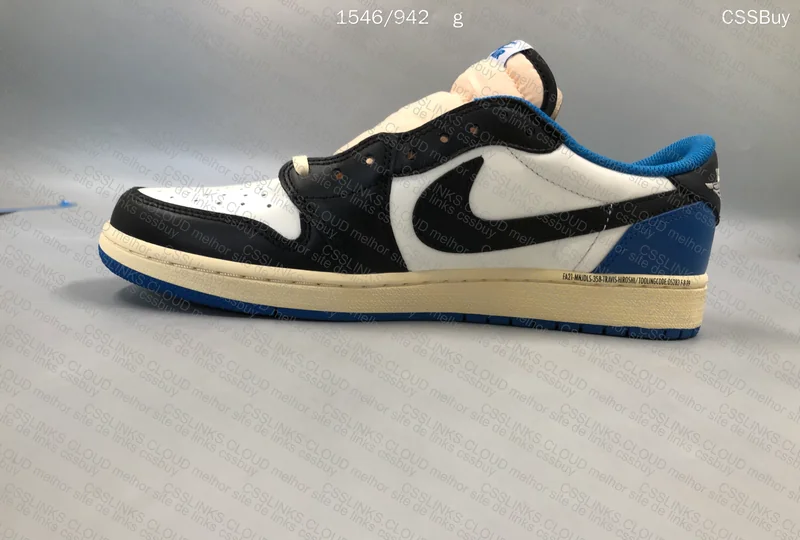 Air Jordan 1 Low Fragment x Travis Scott 4