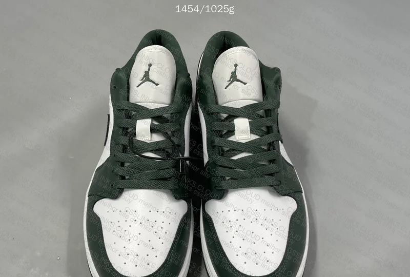 Air Jordan 1 Low Galactic Jade 5