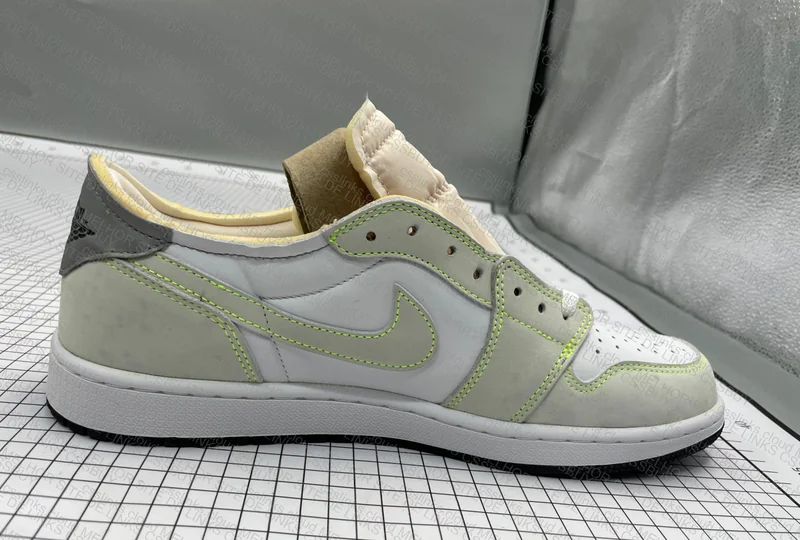 Air Jordan 1 Low Ghost Green