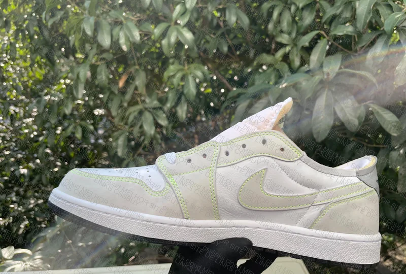Air Jordan 1 Low Ghost Green 3