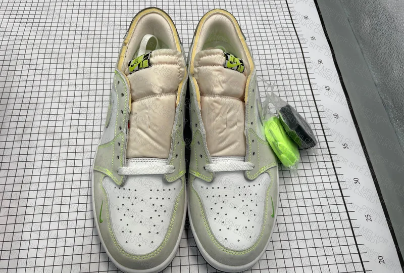 Air Jordan 1 Low Ghost Green 5