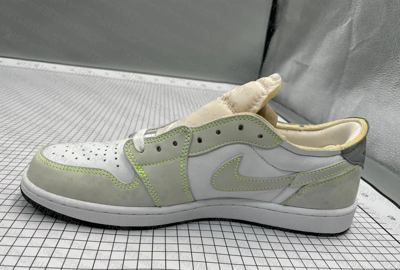 Air Jordan 1 Low Ghost Green 8