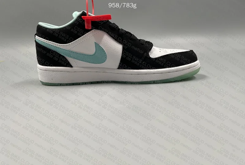 Air Jordan 1 Low GL? 7