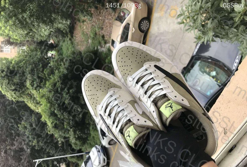Air Jordan 1 Low Golf - Travis Scott - Olive 10