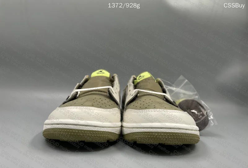 Air Jordan 1 Low Golf x Travis Scott 2