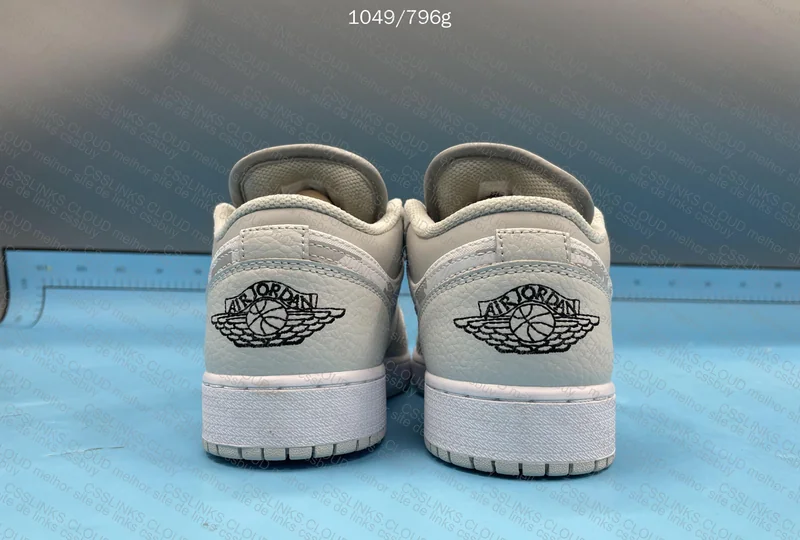 Air Jordan 1 Low Gray Camo 2