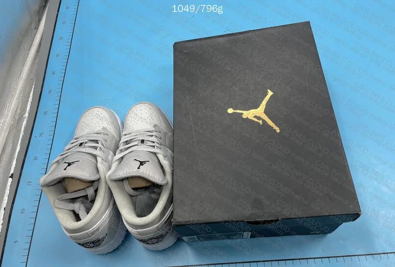 Air Jordan 1 Low Gray Camo 4