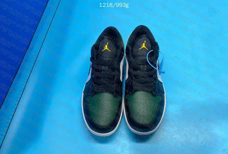 Air Jordan 1 Low Green Toe 10
