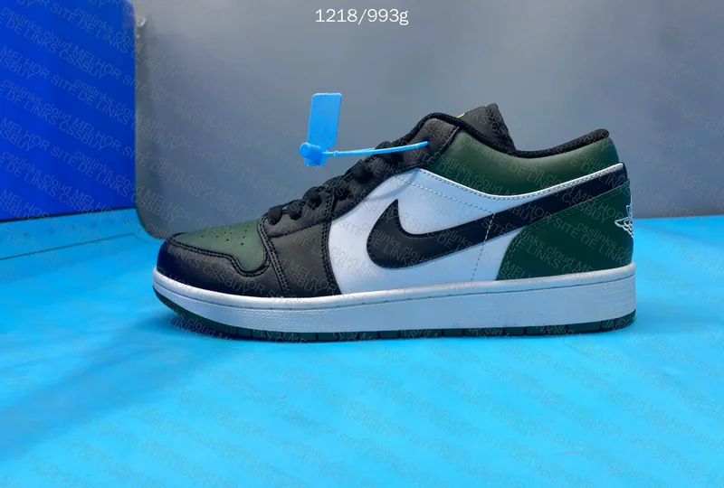 Air Jordan 1 Low Green Toe 6