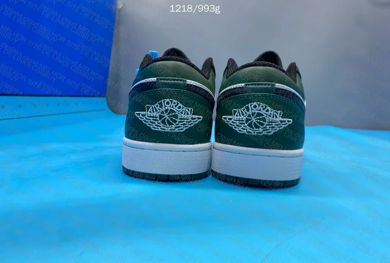 Air Jordan 1 Low Green Toe 8