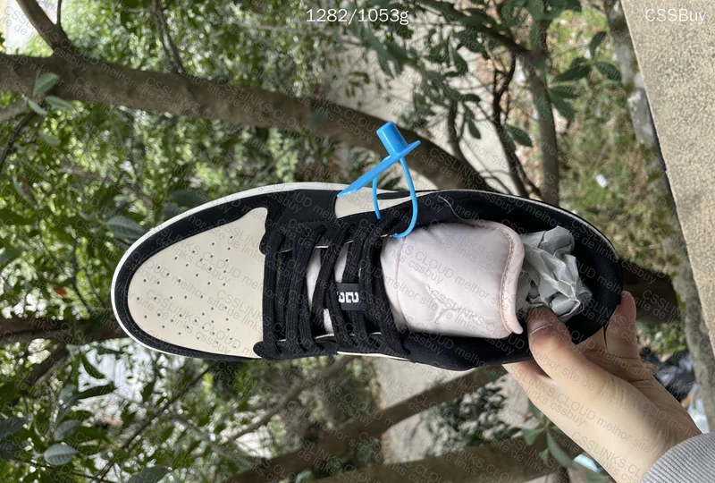 Air Jordan 1 Low Guava Ice 3