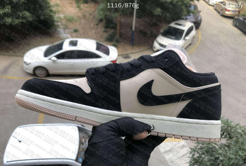 Air Jordan 1 Low Guava Ice 4