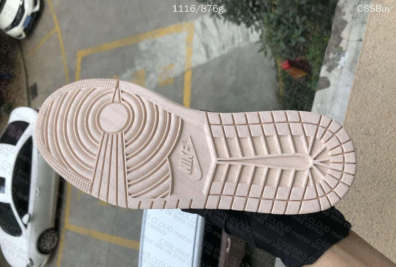 Air Jordan 1 Low Guava Ice 5