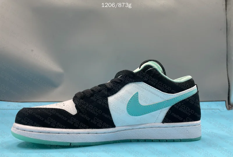 Air Jordan 1 Low - Island Green 9