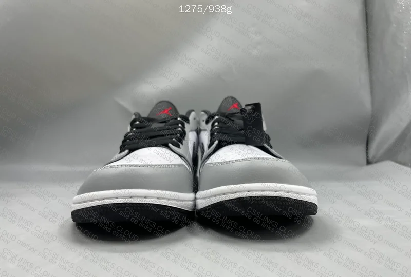 Air Jordan 1 Low - Light Grey Smoke 3