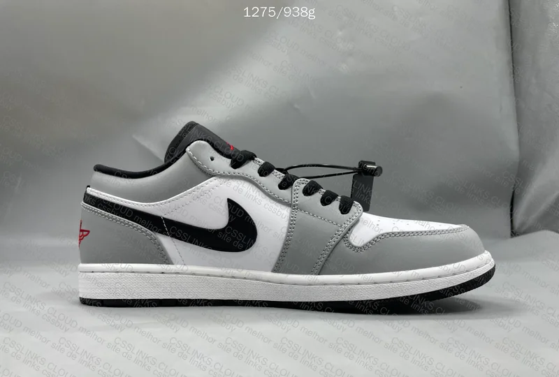 Air Jordan 1 Low - Light Grey Smoke 4