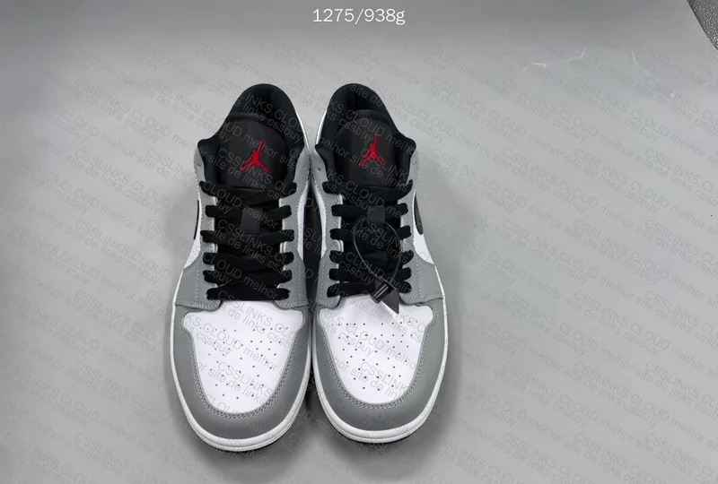 Air Jordan 1 Low - Light Grey Smoke 5
