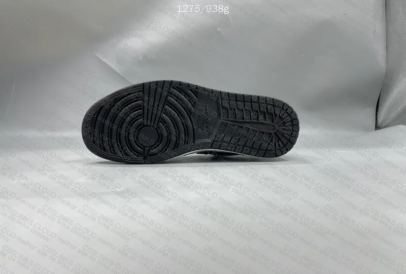 Air Jordan 1 Low - Light Grey Smoke 6
