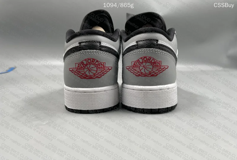 Air Jordan 1 Low "Light Smoke Grey" 2