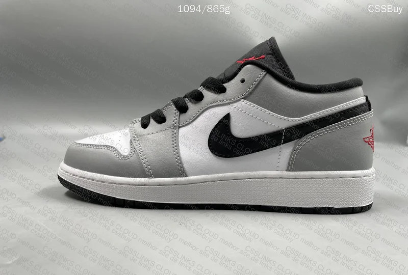 Air Jordan 1 Low "Light Smoke Grey" 3