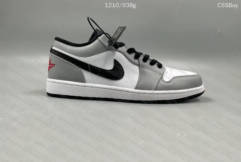 Air Jordan 1 Low Light Smoke Grey 3