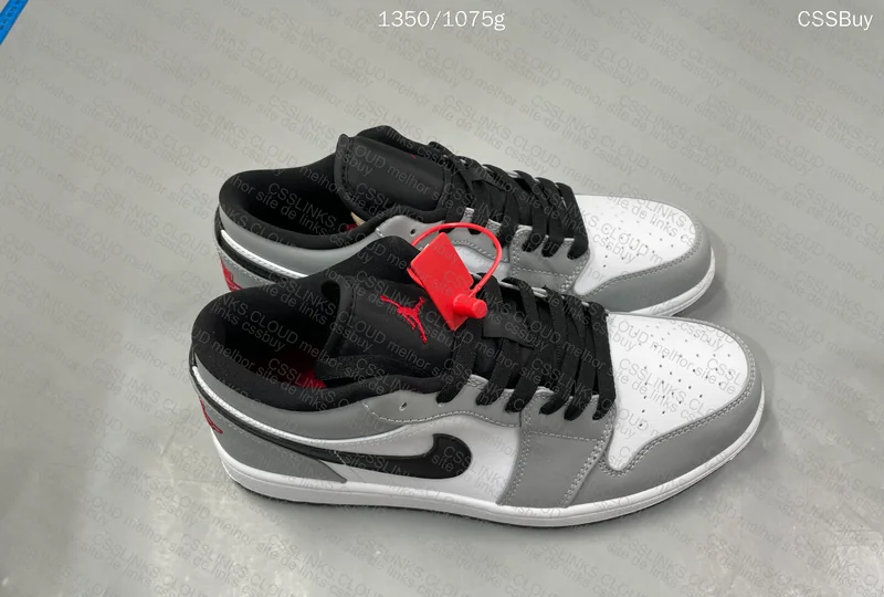 Air Jordan 1 Low Light Smoke Grey