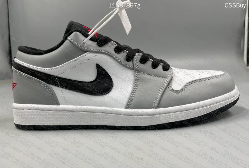 Air Jordan 1 Low Light Smoke Grey 4