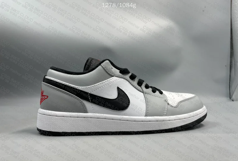 Air Jordan 1 Low (Light Smoke Grey) 4