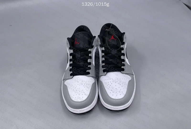 Air Jordan 1 Low Light Smoke Grey