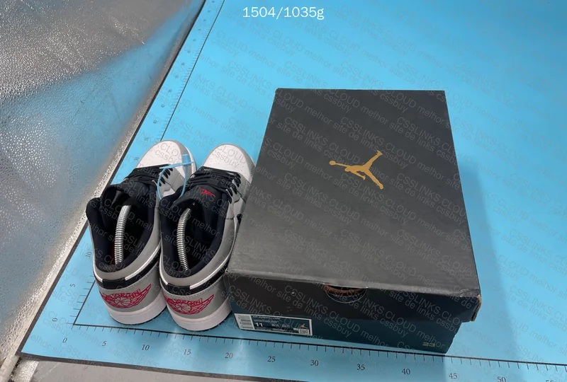 Air Jordan 1 Low Light Smoke Grey 3