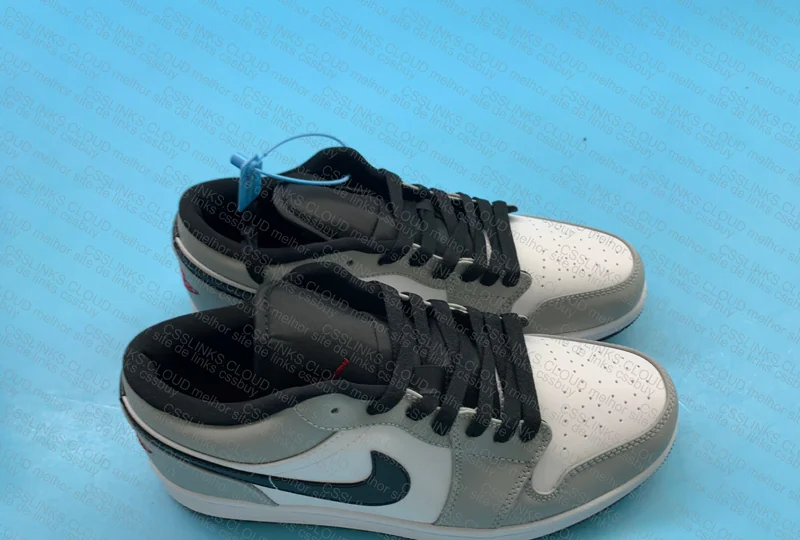 Air Jordan 1 Low 'Light Smoke Grey' 2