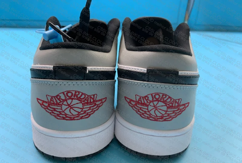 Air Jordan 1 Low 'Light Smoke Grey' 7