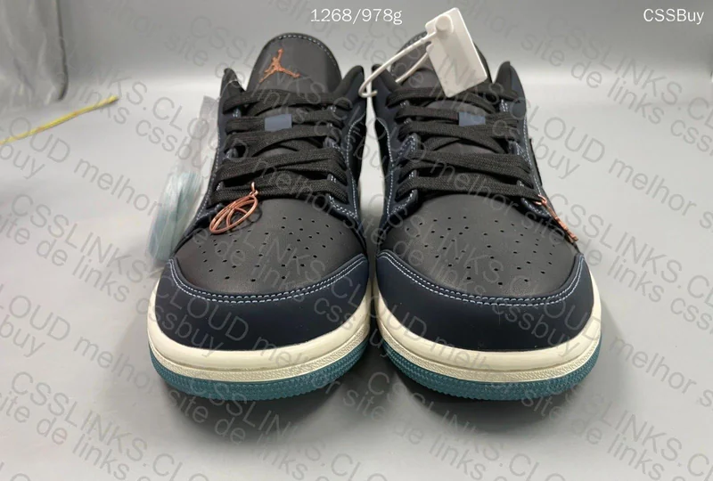 Air Jordan 1 Low 'Midnight Navy' 3