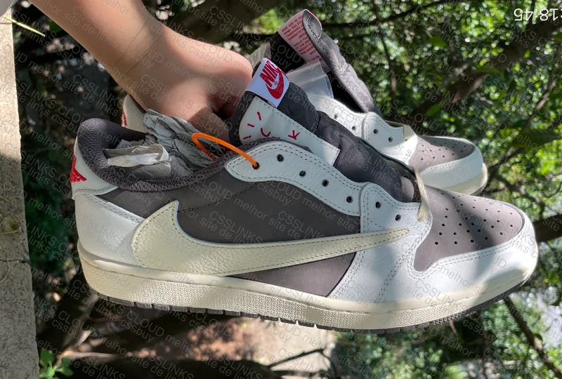 Air Jordan 1 Low Mocha 5