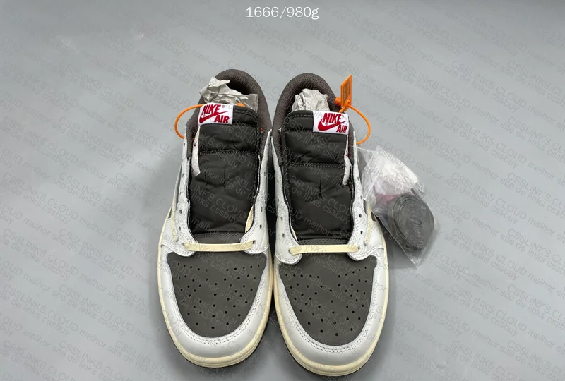 Air Jordan 1 Low Mocha 6