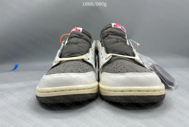 Air Jordan 1 Low Mocha 7