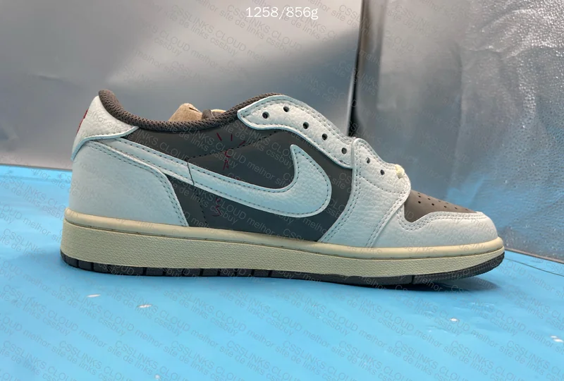 Air Jordan 1 Low Mocha 4