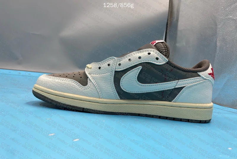 Air Jordan 1 Low Mocha 7