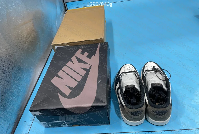 Air Jordan 1 Low Mocha