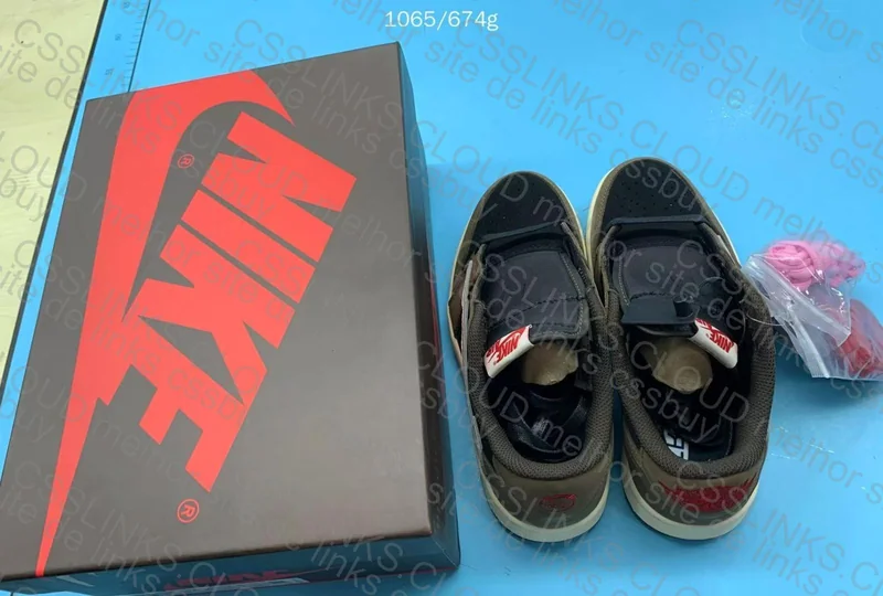 Air Jordan 1 Low Mocha